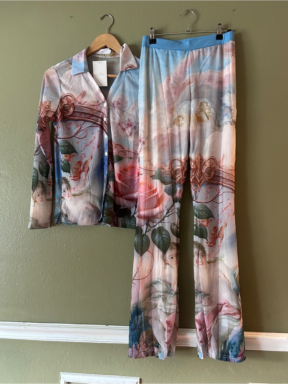 NWT Endless Moon Resort Set Cherub Flowers - Pastel Blue and Pink Small
